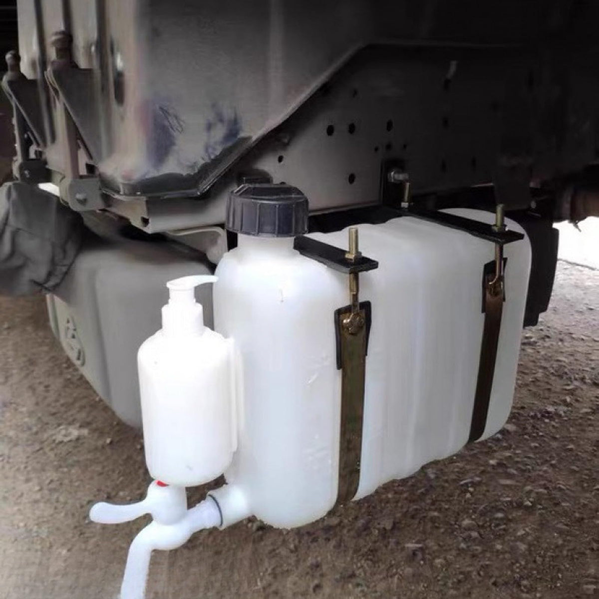 Portable Water Tanks with Faucet G33484